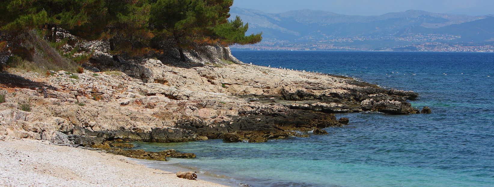 CLOSE TO UNSPOILED BEACHES 